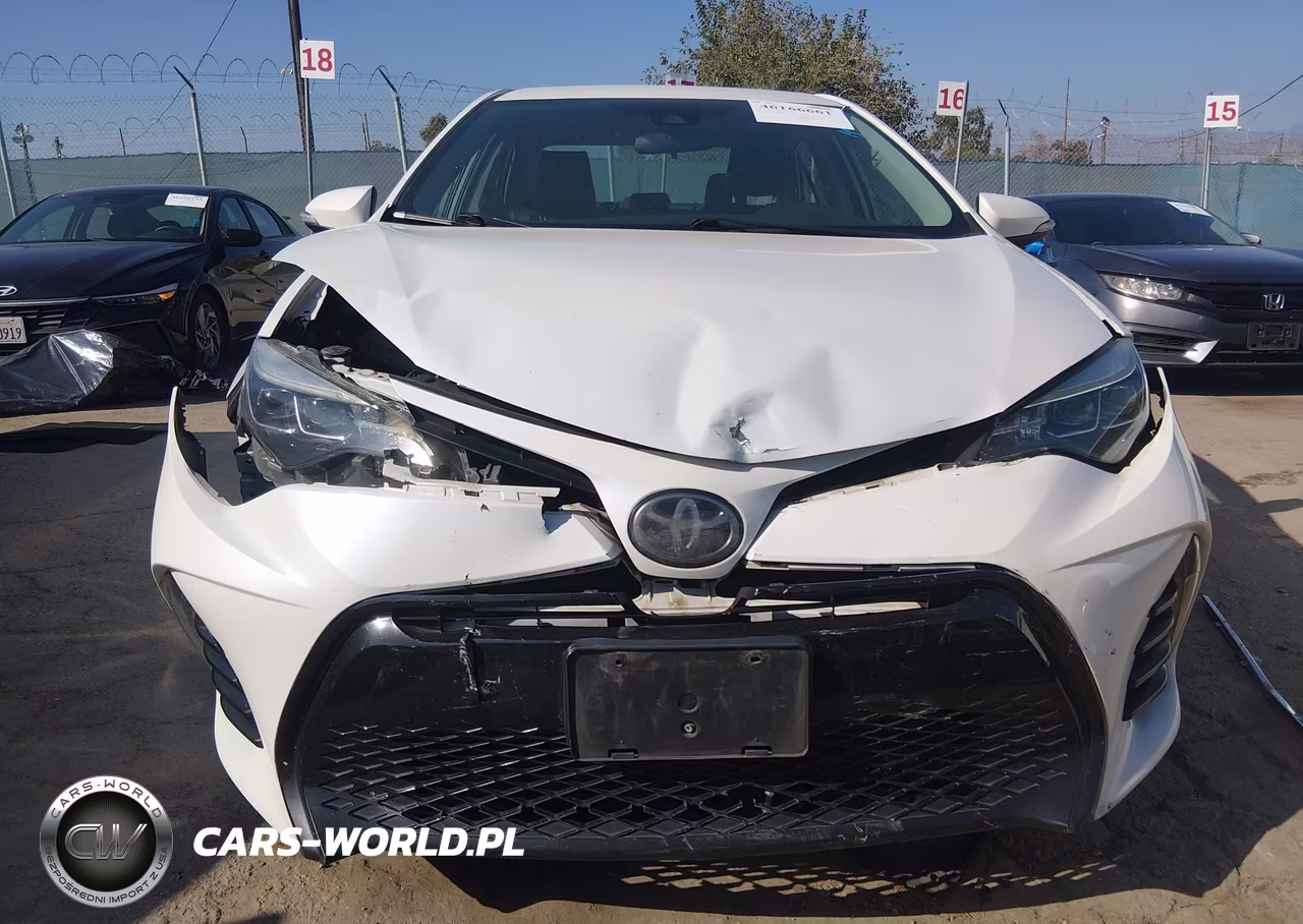 2018 Toyota Corolla Se VIN:5YFBURHE3JP765082 - 12