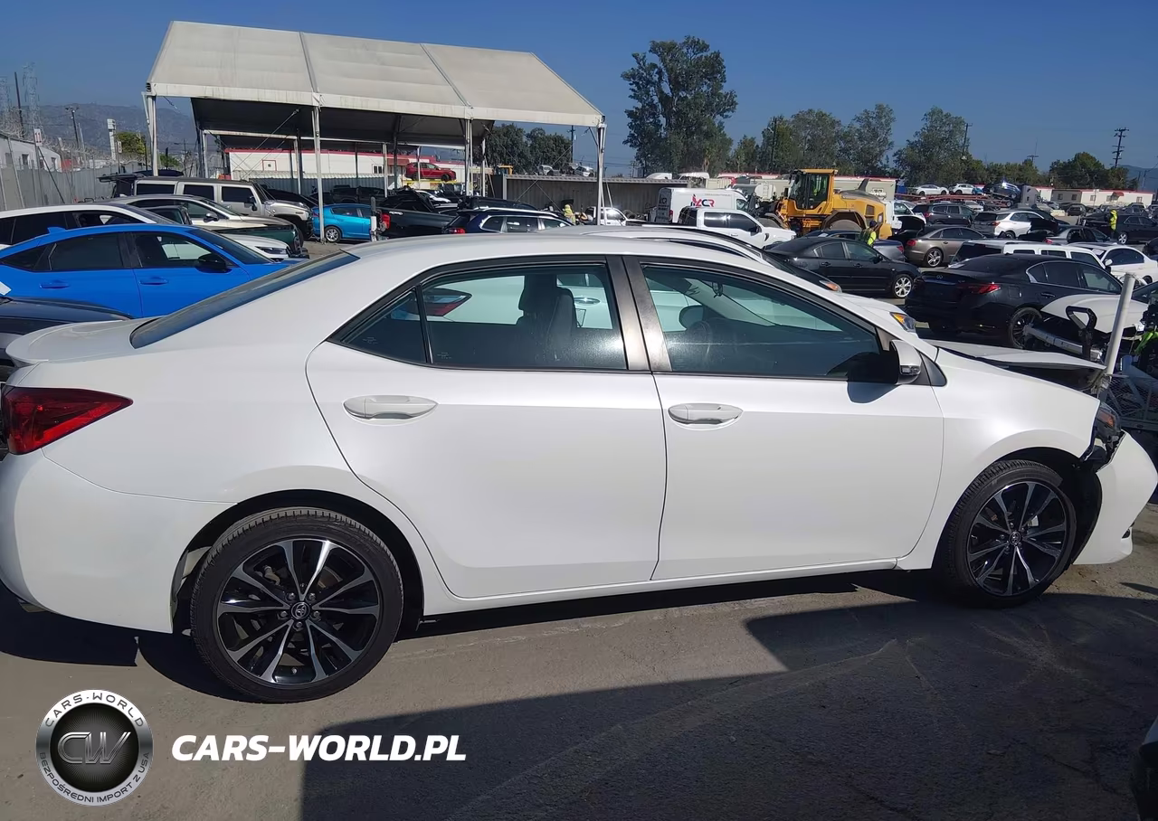2018 Toyota Corolla Se VIN:5YFBURHE3JP765082 - 13