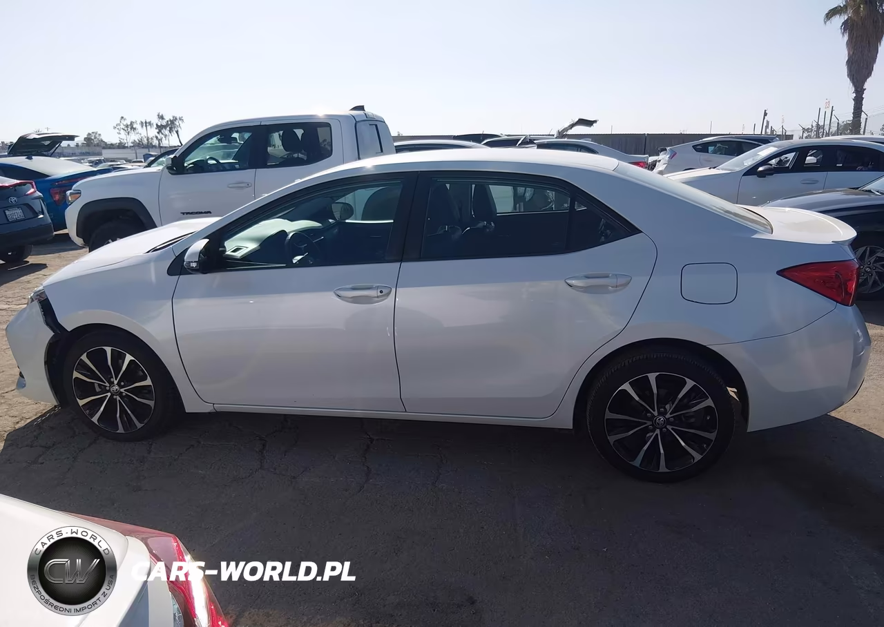 2018 Toyota Corolla Se VIN:5YFBURHE3JP765082 - 14