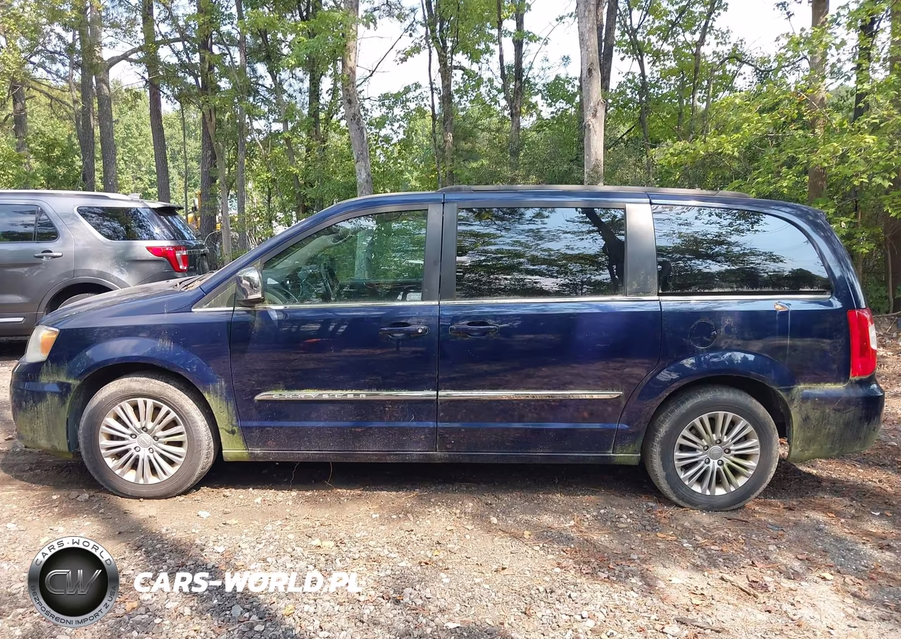 2015 Chrysler Town & Country Touring L VIN:2C4RC1CG4FR560731 - 14