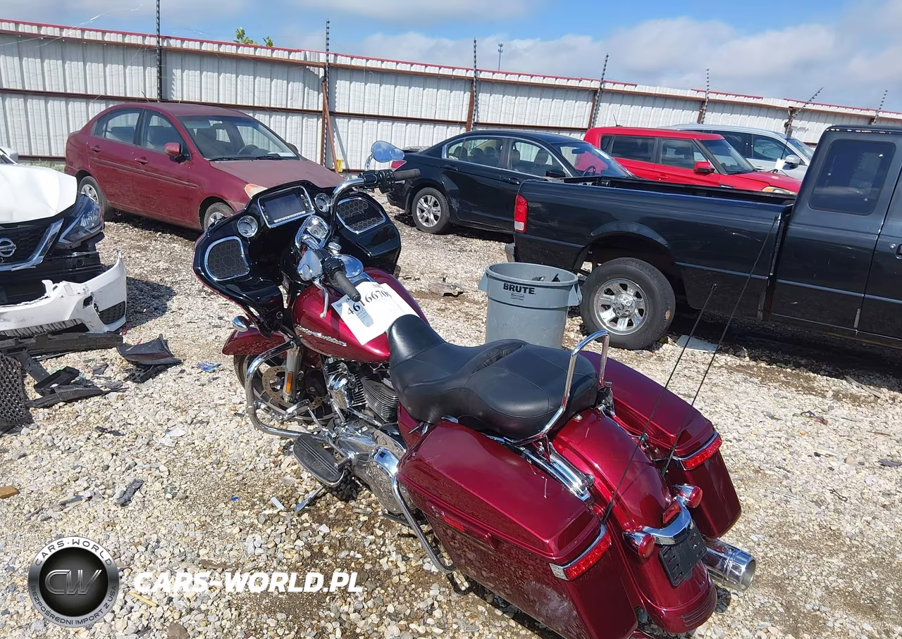 2017 Harley-Davidson Fltrxs Road Glide Special VIN:1HD1KTC15HB667844 - 3
