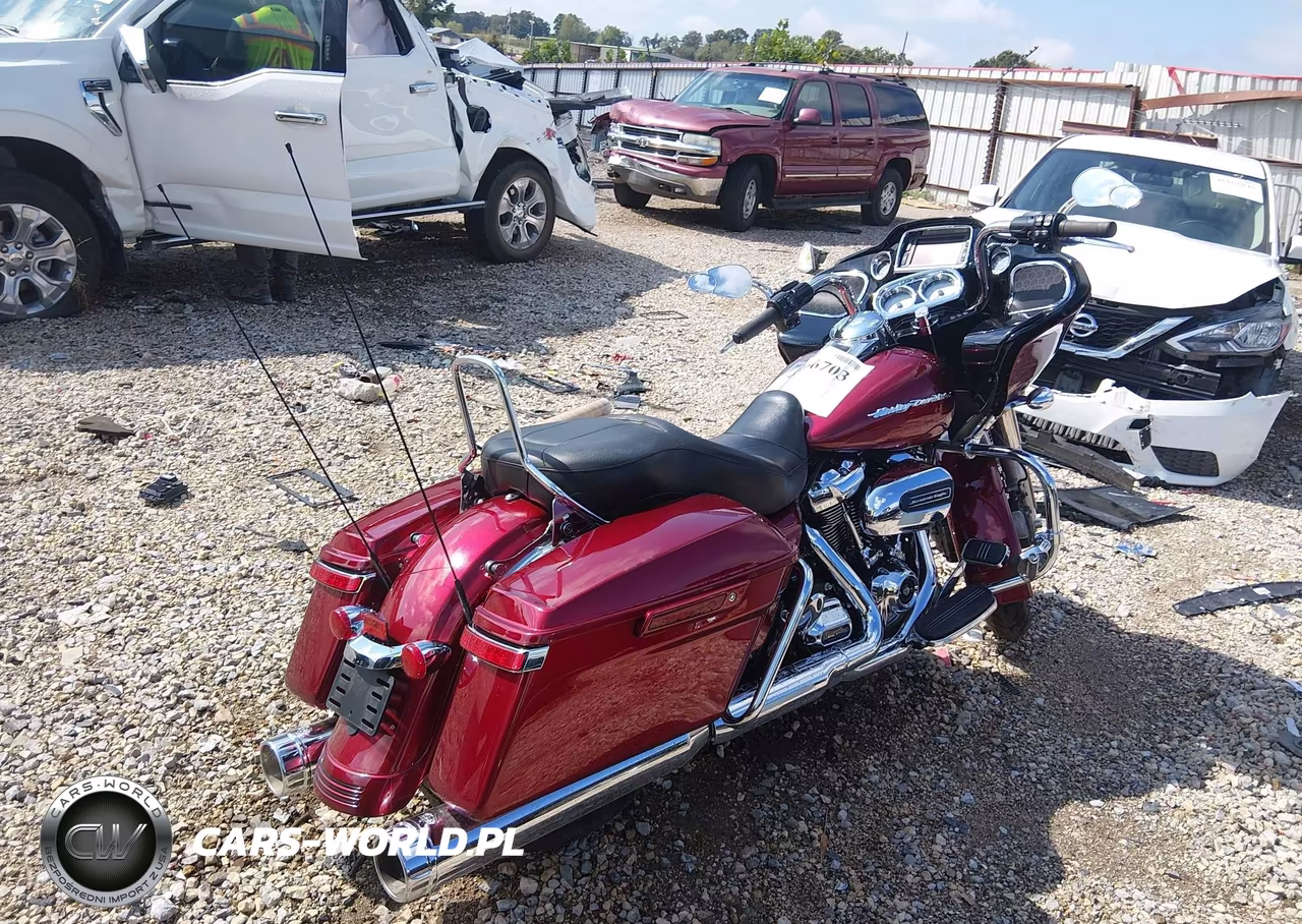2017 Harley-Davidson Fltrxs Road Glide Special VIN:1HD1KTC15HB667844 - 4