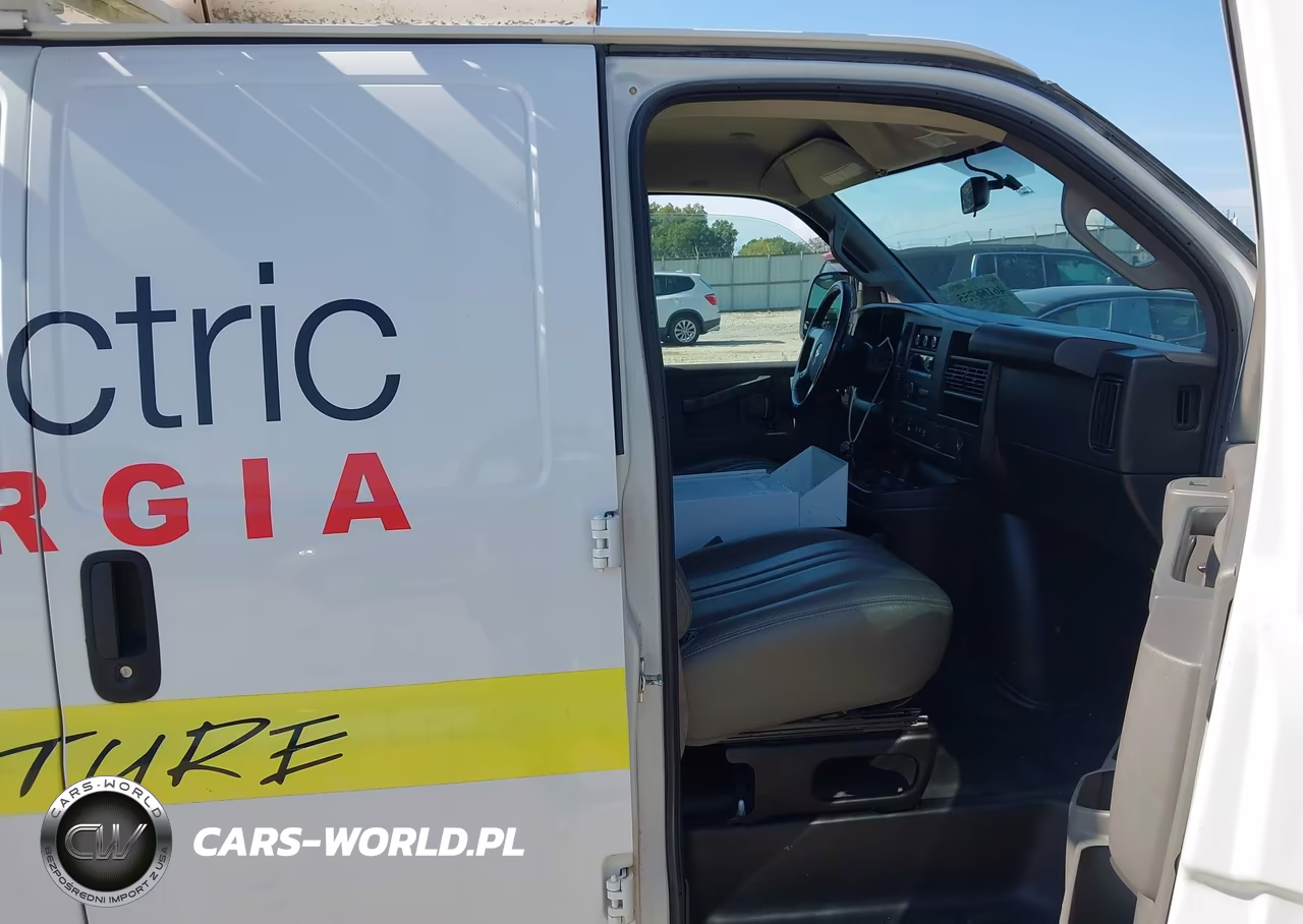 2019 Chevrolet Express 3500 Work Van VIN:1GCZGGFG0K1237410 - 1