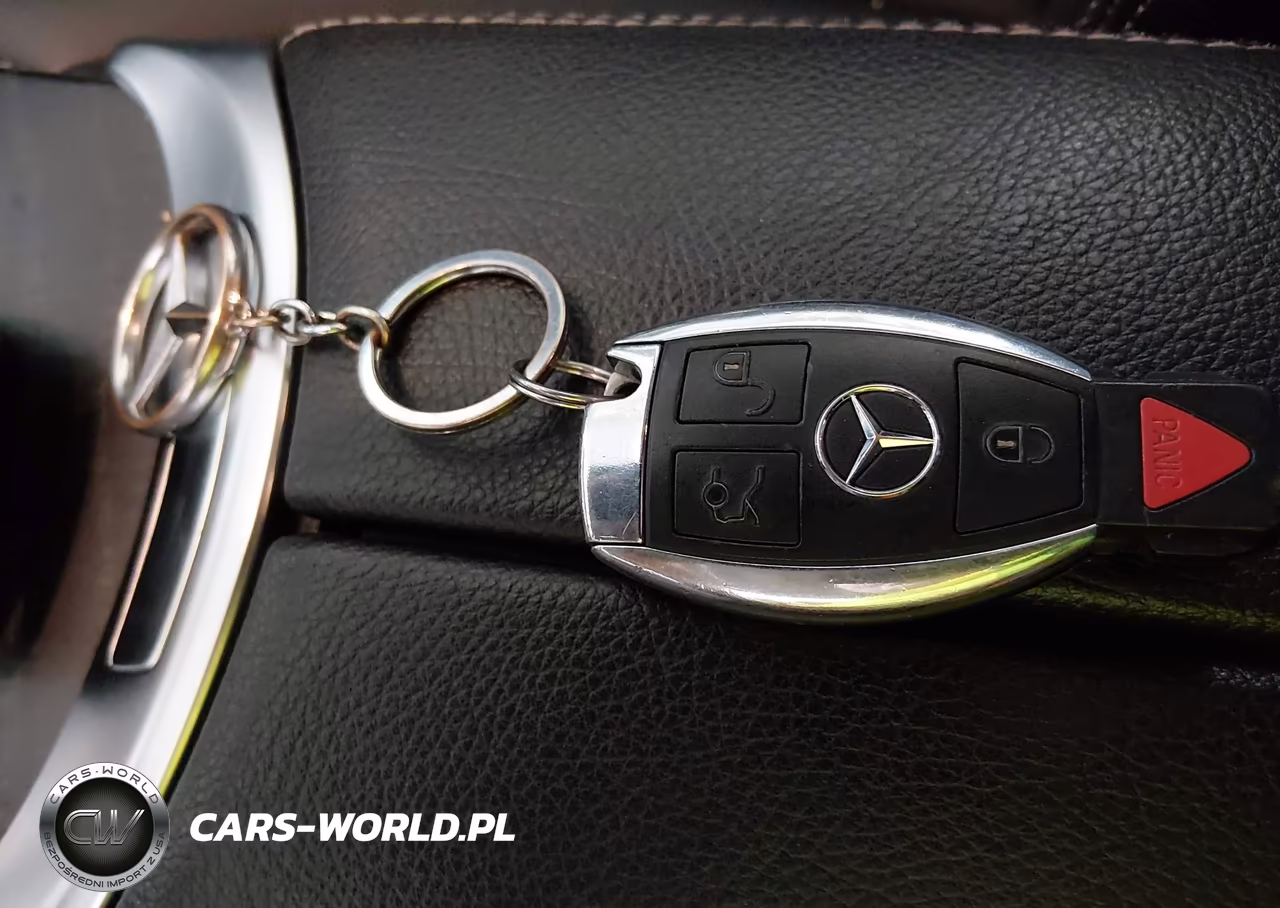 2016 Mercedes-Benz C 300 4Matic VIN:55SWF4KB4GU100014 - 11