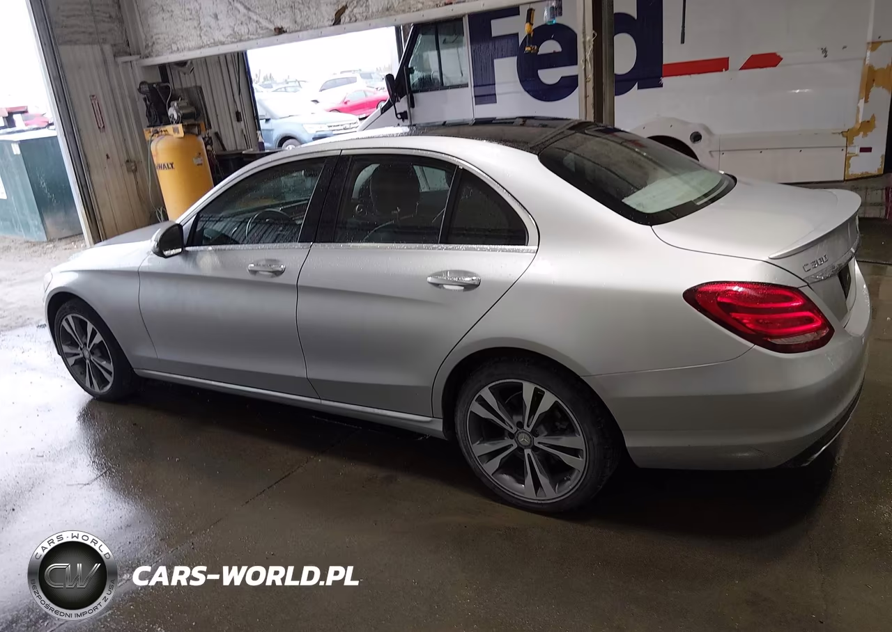2016 Mercedes-Benz C 300 4Matic VIN:55SWF4KB4GU100014 - 14