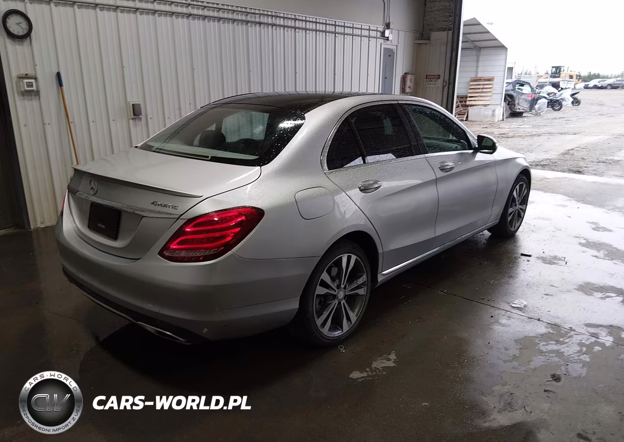 2016 Mercedes-Benz C 300 4Matic VIN:55SWF4KB4GU100014 - 4