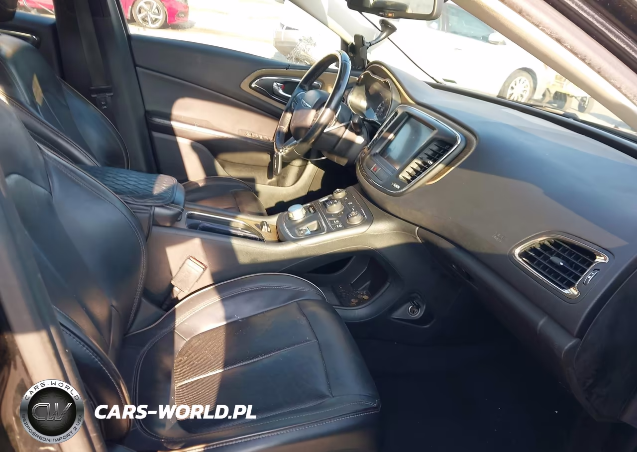 2015 Chrysler 200 C VIN:1C3CCCCGXFN646029 - 5