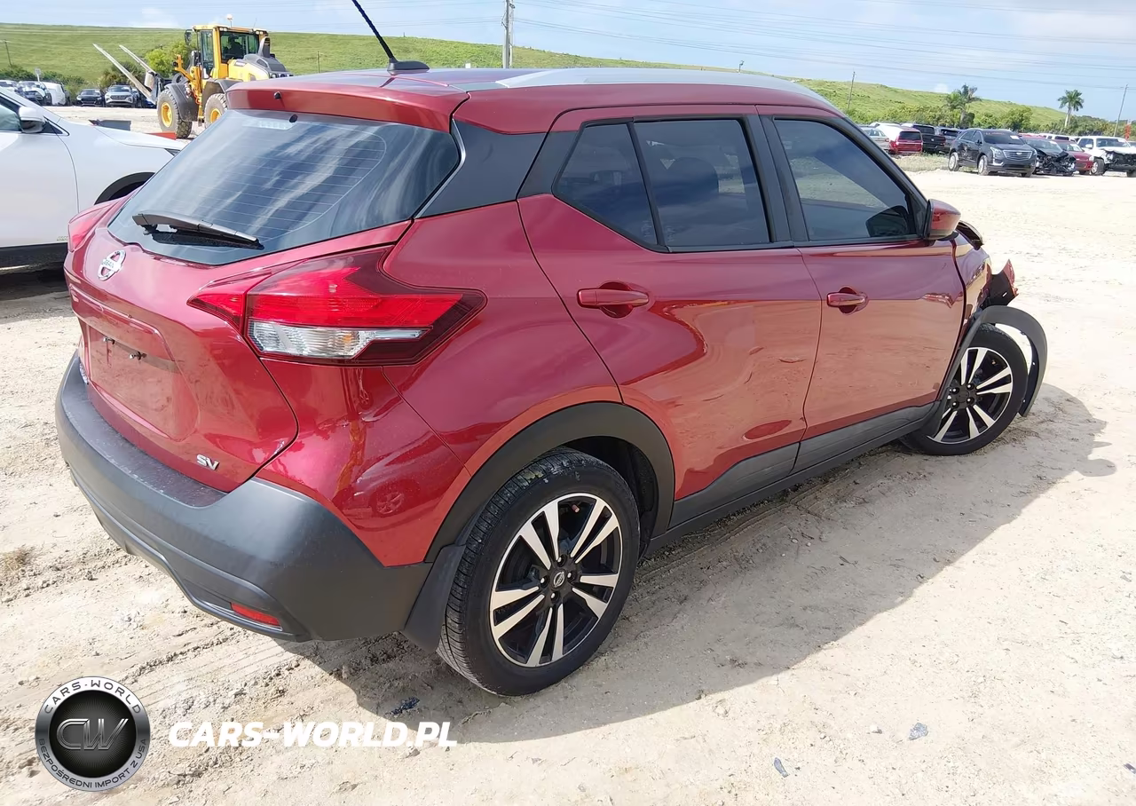 2018 Nissan Kicks Sv VIN:3N1CP5CU0JL509663 - 4