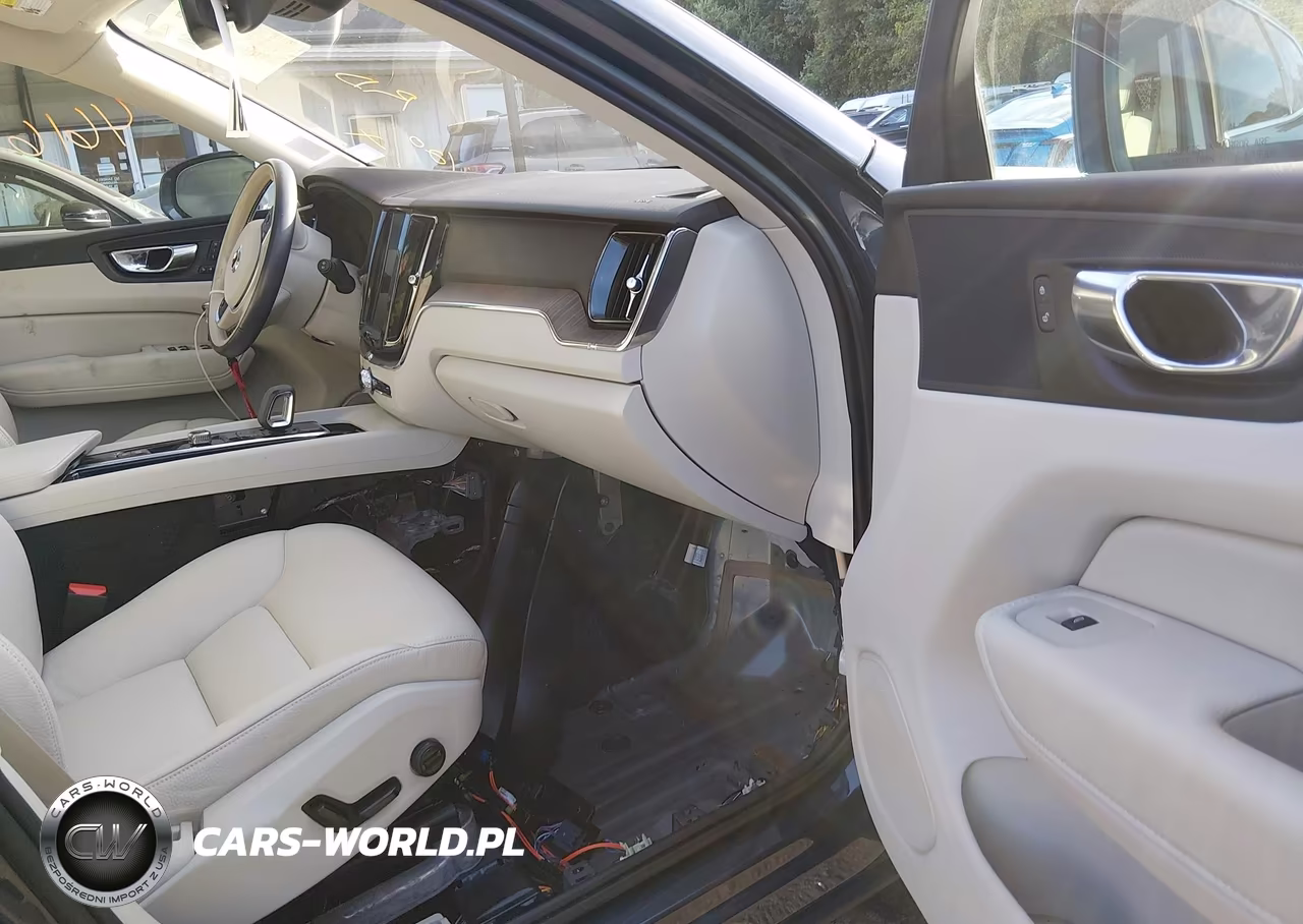 2022 Volvo Xc60 B5 Momentum VIN:YV4L12RK6N1088612 - 5