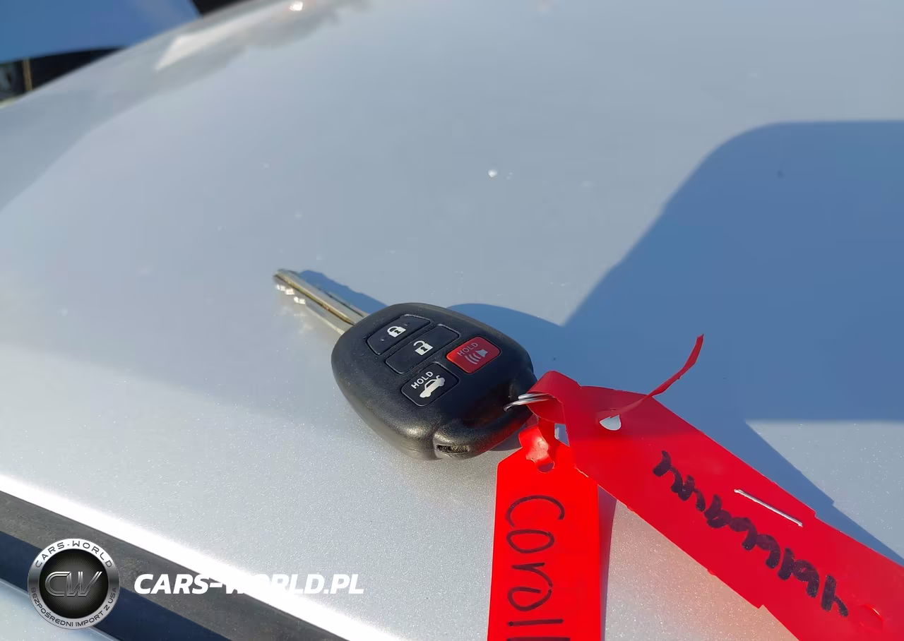 2018 Toyota Corolla Le VIN:2T1BURHE6JC996932 - 11