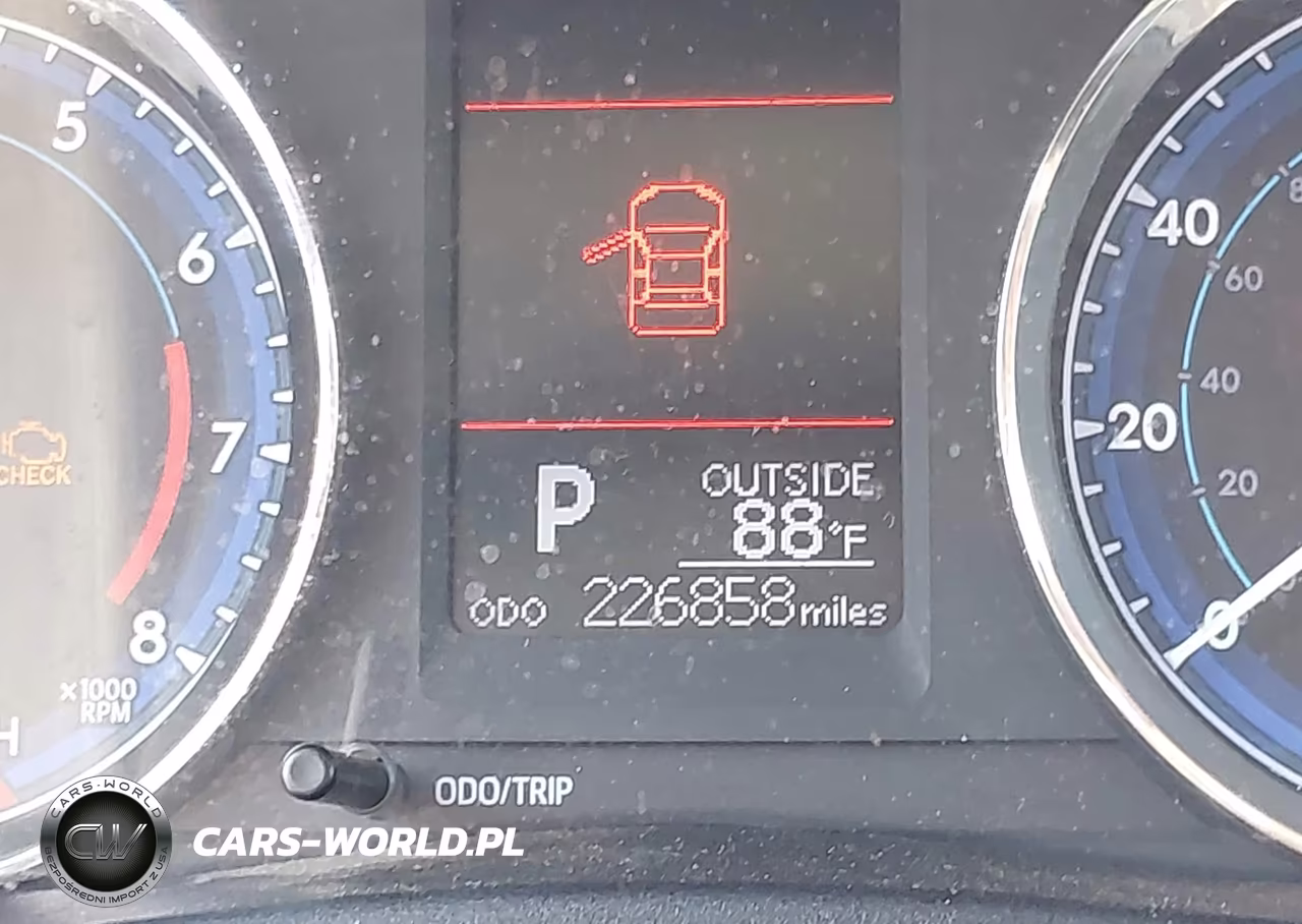 2018 Toyota Corolla Le VIN:2T1BURHE6JC996932 - 15