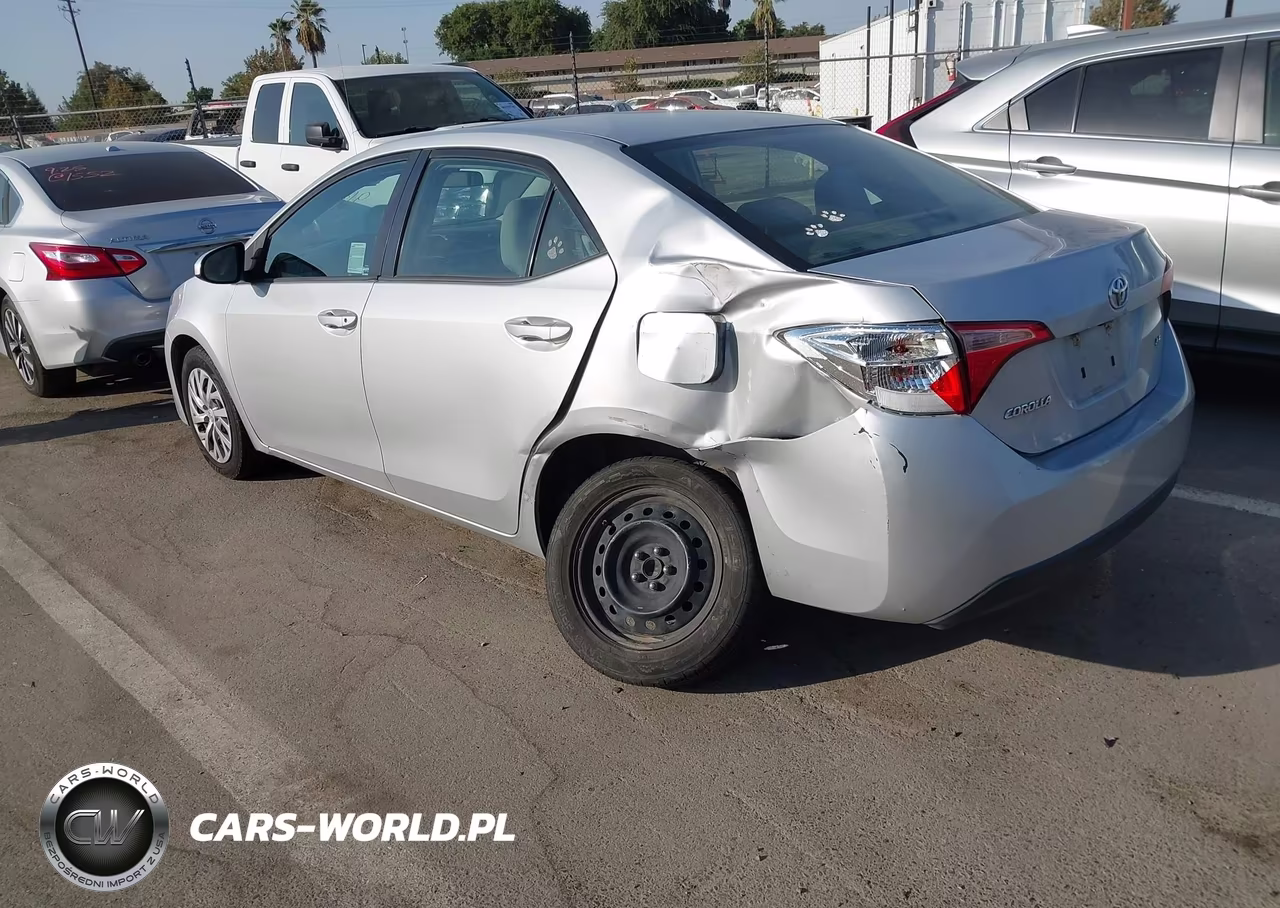 2018 Toyota Corolla Le VIN:2T1BURHE6JC996932 - 3
