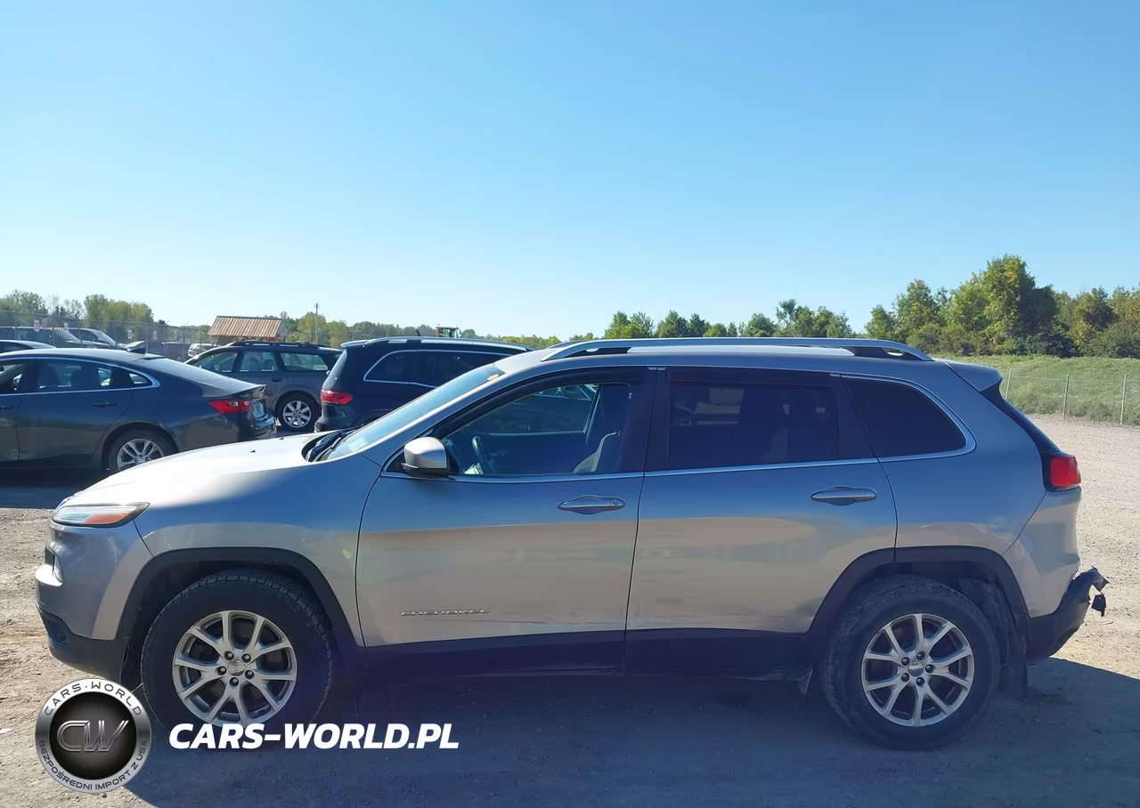 2016 Jeep Cherokee Latitude VIN:1C4PJMCBXGW122338 - 14