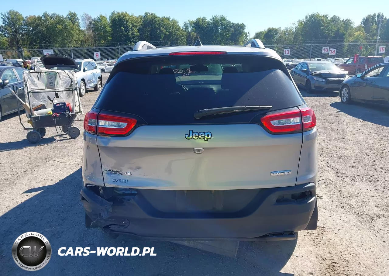 2016 Jeep Cherokee Latitude VIN:1C4PJMCBXGW122338 - 16