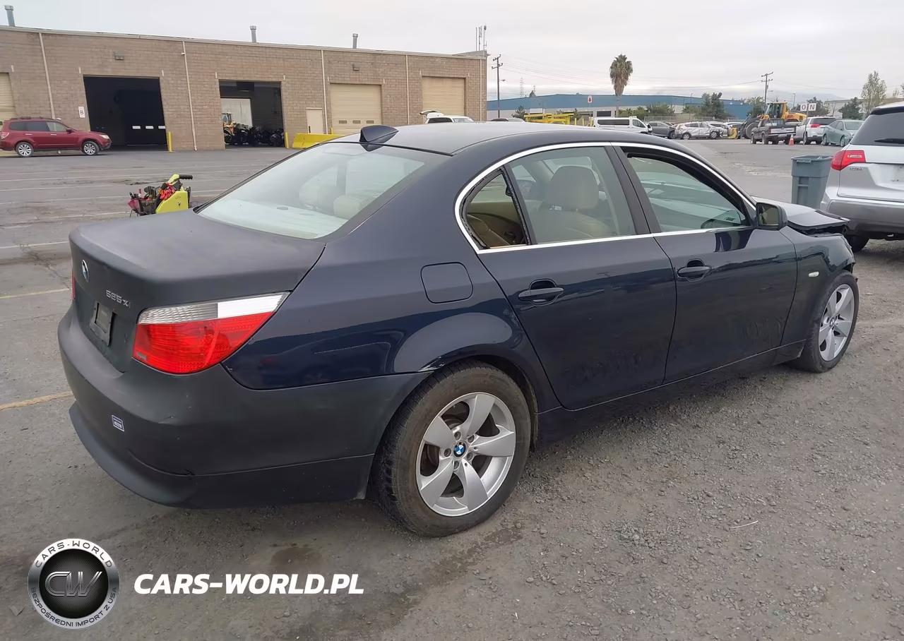 2006 BMW 525Xi VIN:WBANF33546CS35793 - 4