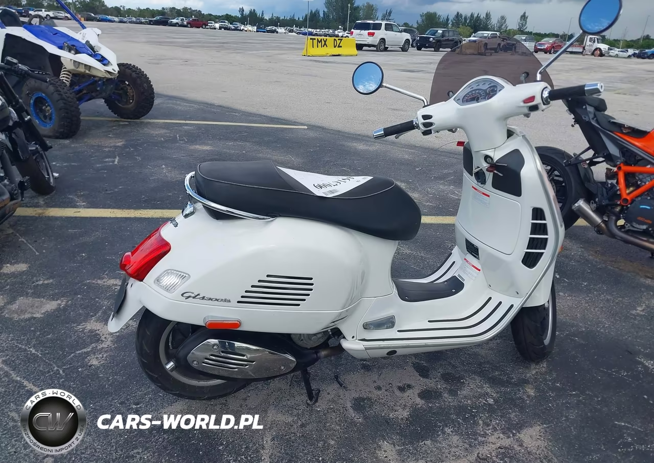 2012 Vespa Gts 300 Super VIN:ZAPM459L3C5703274 - 12