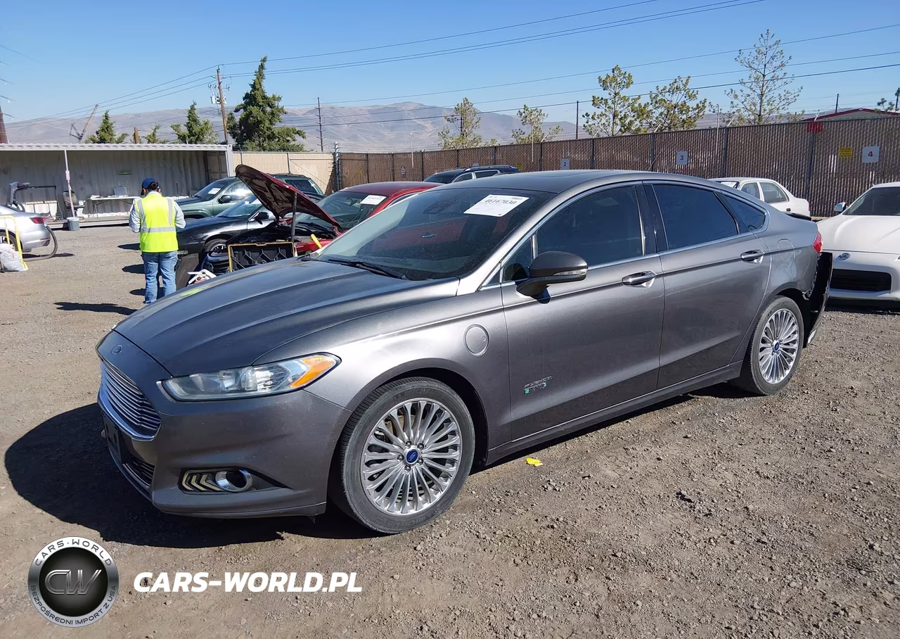 2014 Ford Fusion Energi Titanium VIN:3FA6P0SU3ER112164 - 2