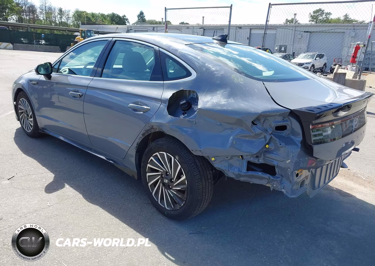 2025 Hyundai Sonata Hybrid Limited VIN:KMHL54JJ8SA106119 - 3