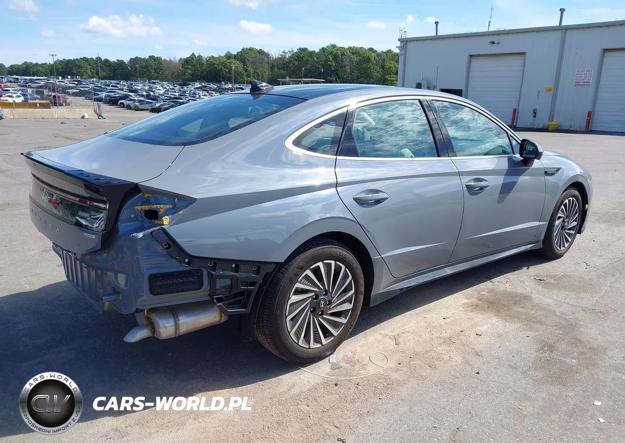 2025 Hyundai Sonata Hybrid Limited VIN:KMHL54JJ8SA106119 - 4