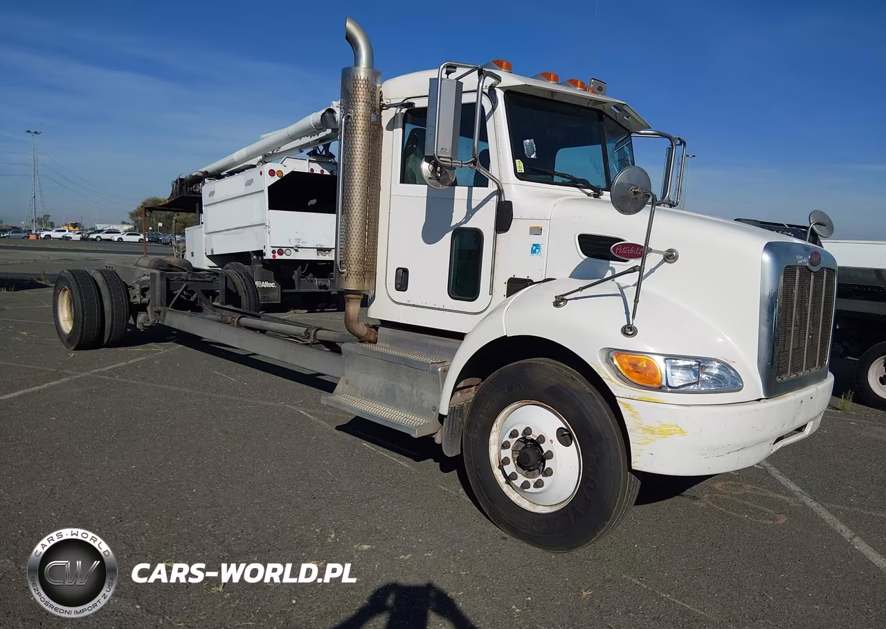 2013 Peterbilt 337