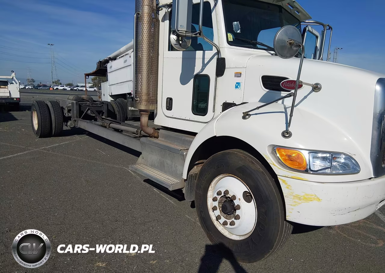 2013 Peterbilt 337 VIN:2NP2HN7X5DM210533 - 11