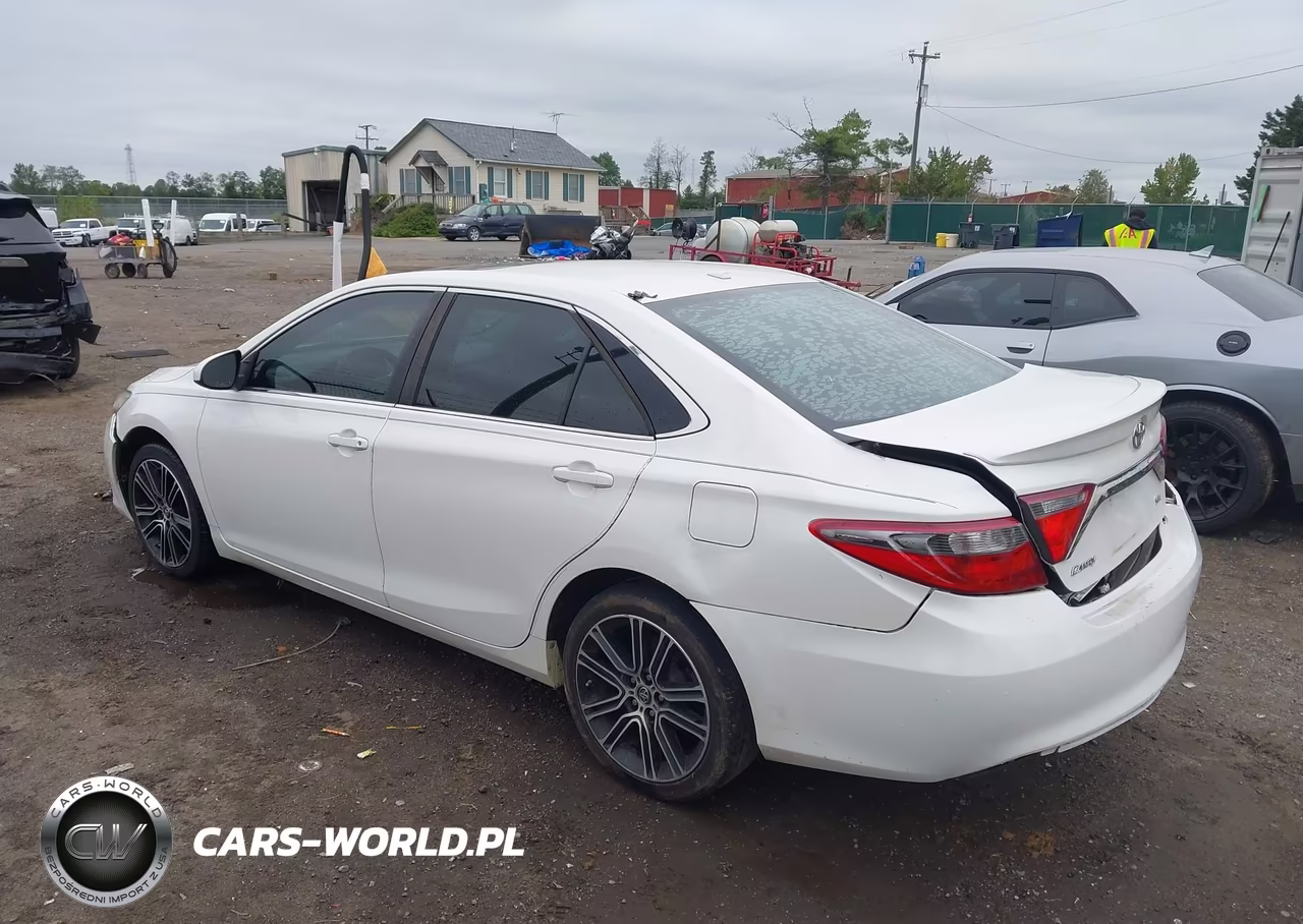 2016 Toyota Camry Se W-Special Edition Pkg VIN:4T1BF1FK7GU142995 - 3