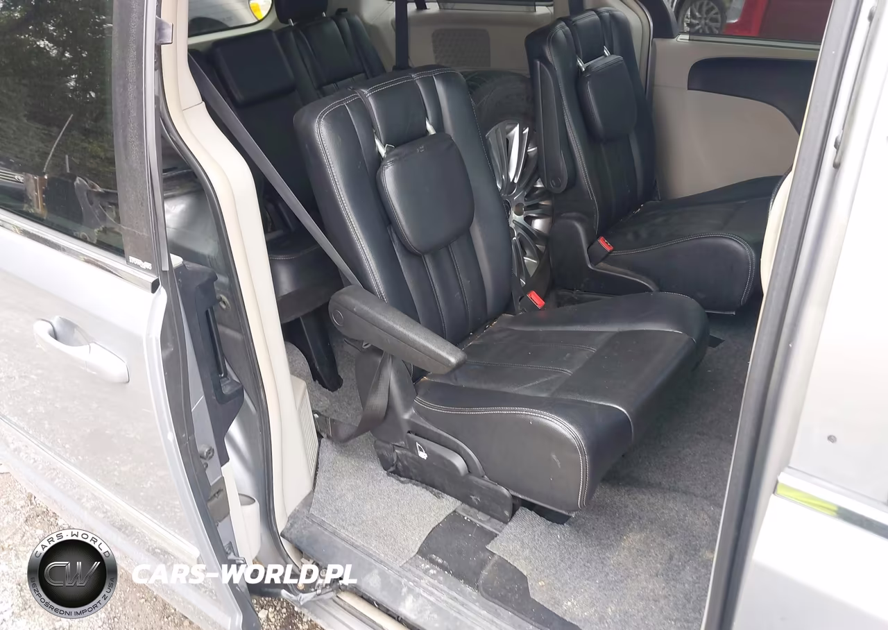 2013 Chrysler Town & Country Touring VIN:2C4RC1BG5DR769653 - 8