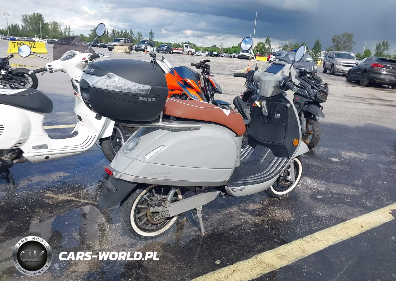 2019 Scooter 50Cc VIN:WEW0A54B1KE000374 - 13