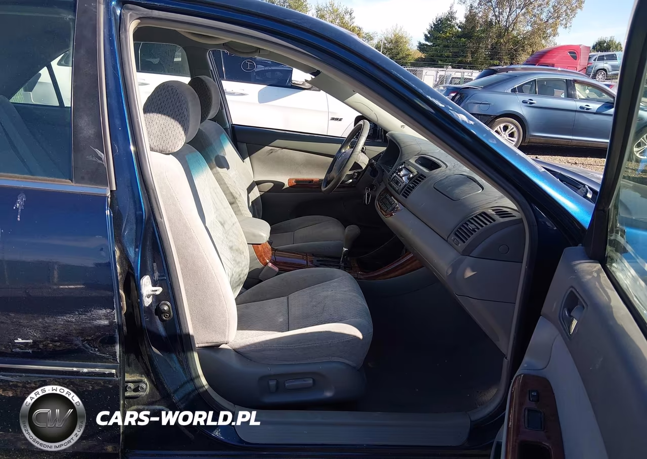 2002 Toyota Camry Xle VIN:4T1BE32K82U610715 - 5
