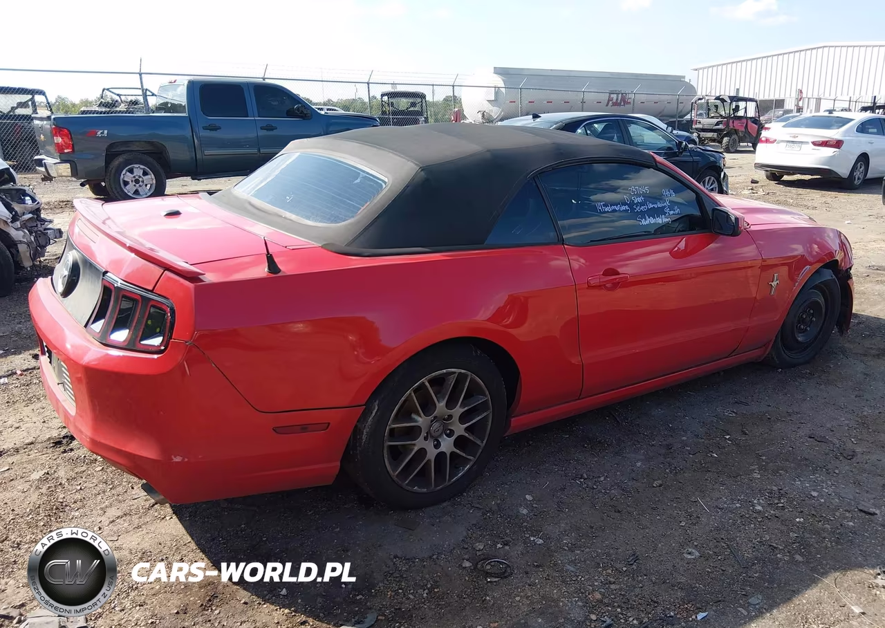 2014 Ford Mustang V6 Premium VIN:1ZVBP8EM2E5237045 - 4