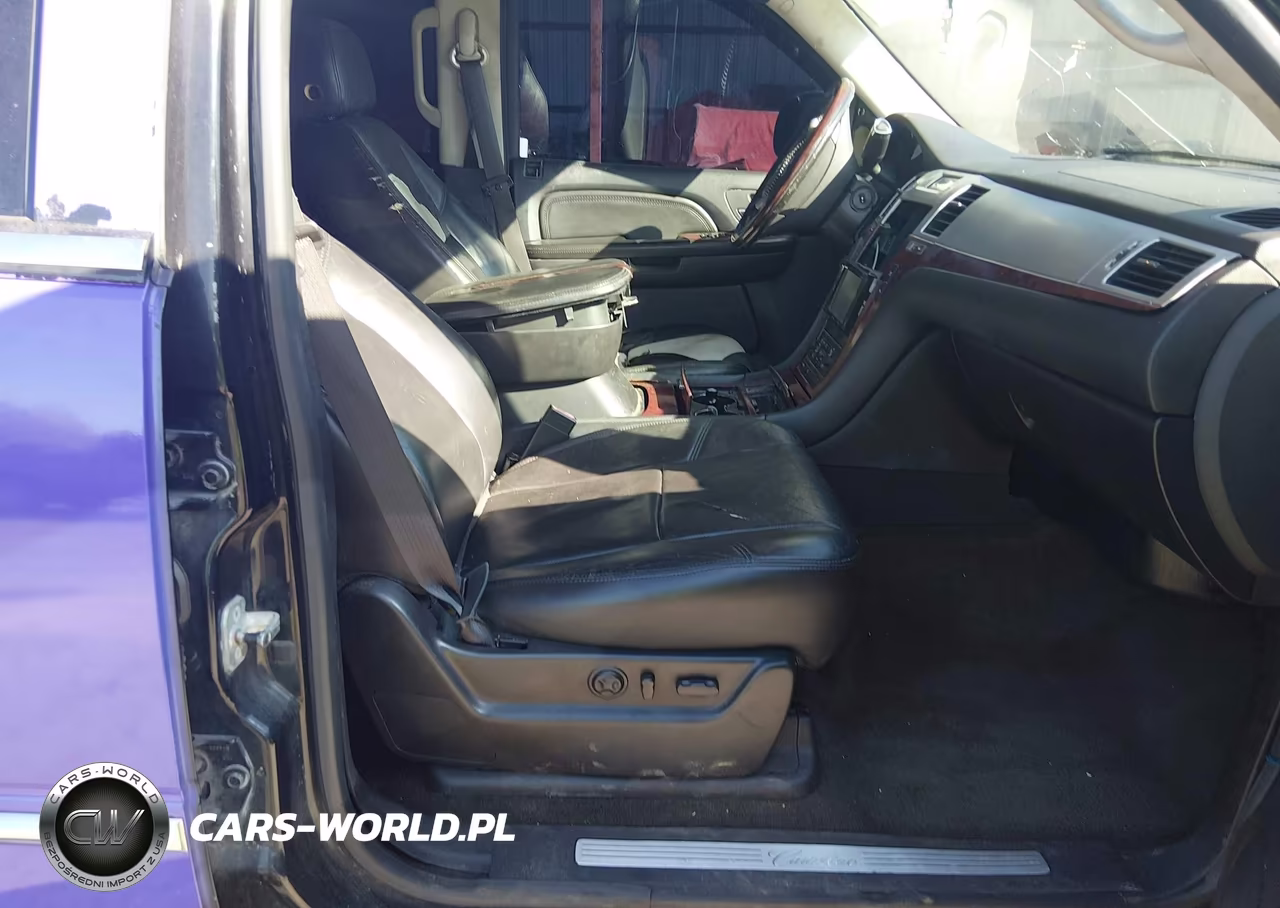 2007 Cadillac Escalade Standard VIN:1GYFK638X7R330396 - 5