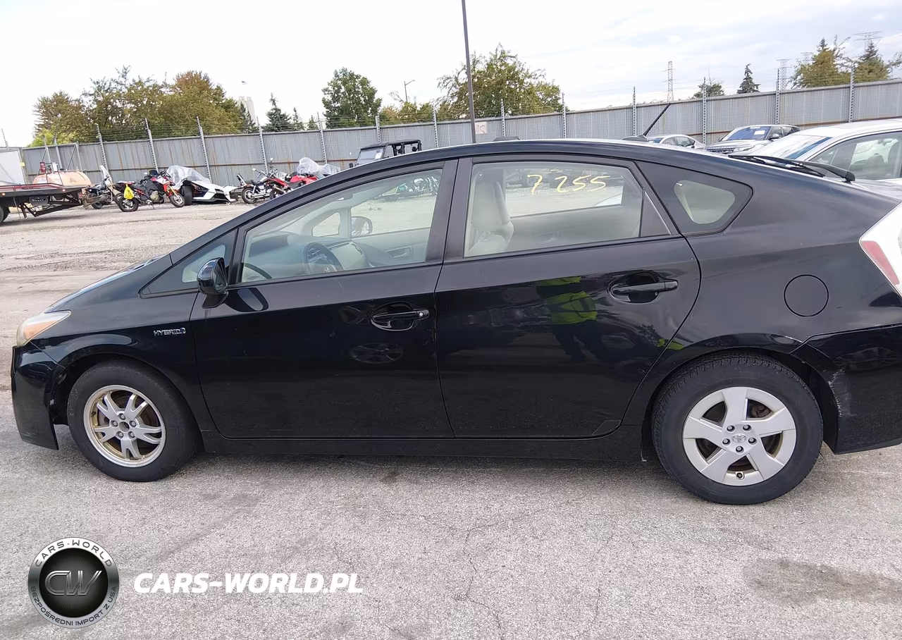 2011 Toyota Prius Two VIN:JTDKN3DUXB5305343 - 14