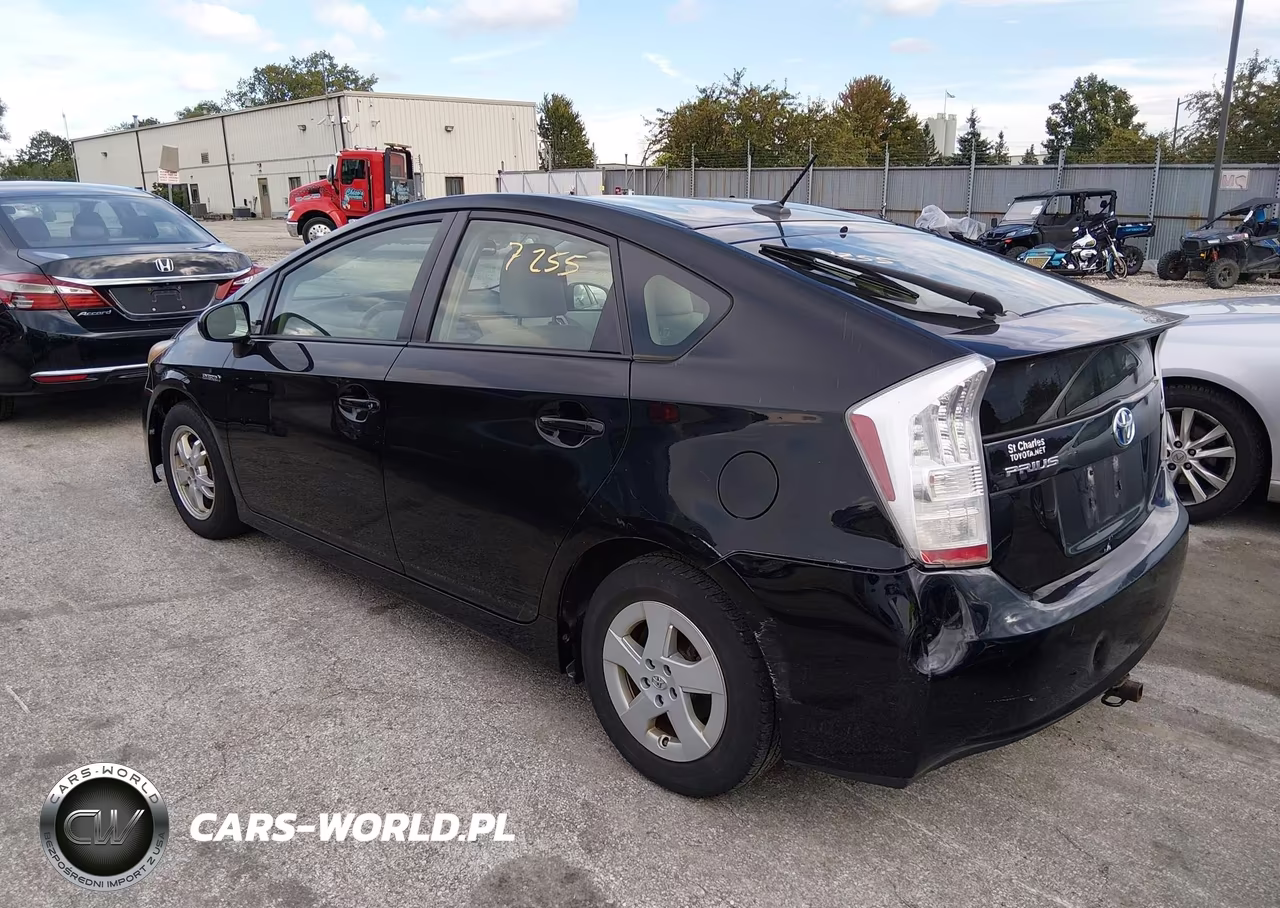 2011 Toyota Prius Two VIN:JTDKN3DUXB5305343 - 3