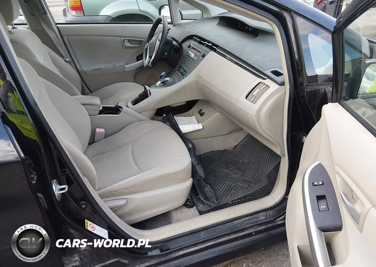 2011 Toyota Prius Two VIN:JTDKN3DUXB5305343 - 5