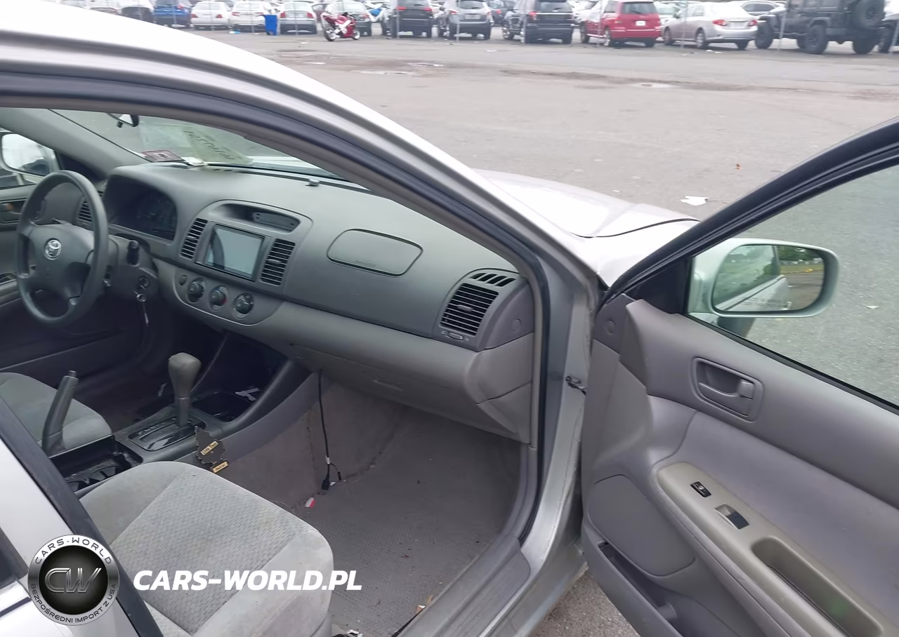 2004 Toyota Camry Le VIN:4T1BE32K94U329591 - 5