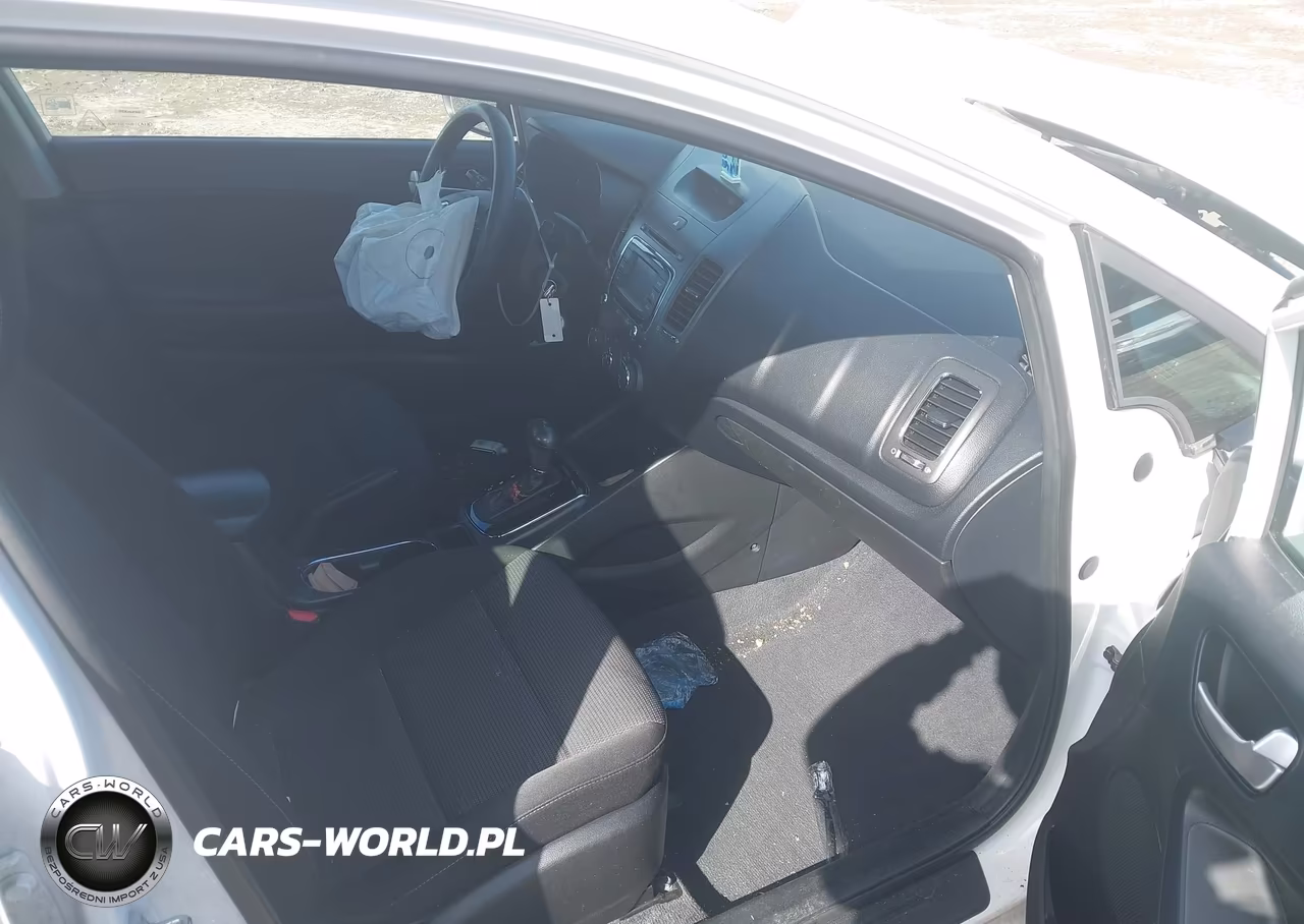 2018 Kia Forte Lx VIN:3KPFK4A71JE273089 - 5