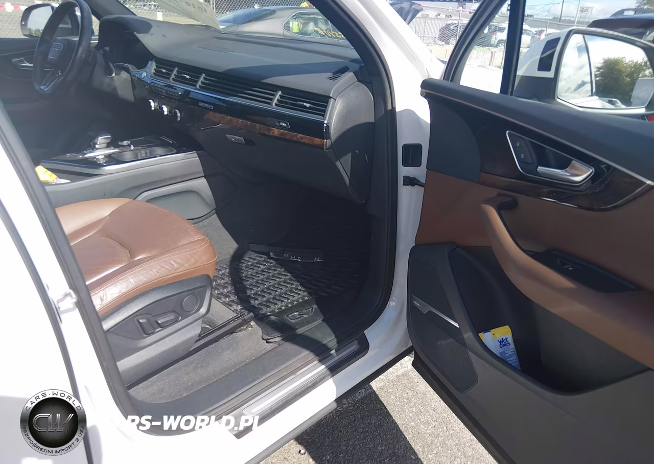 2017 Audi Q7 3.0T Premium VIN:WA1LAAF75HD036544 - 5