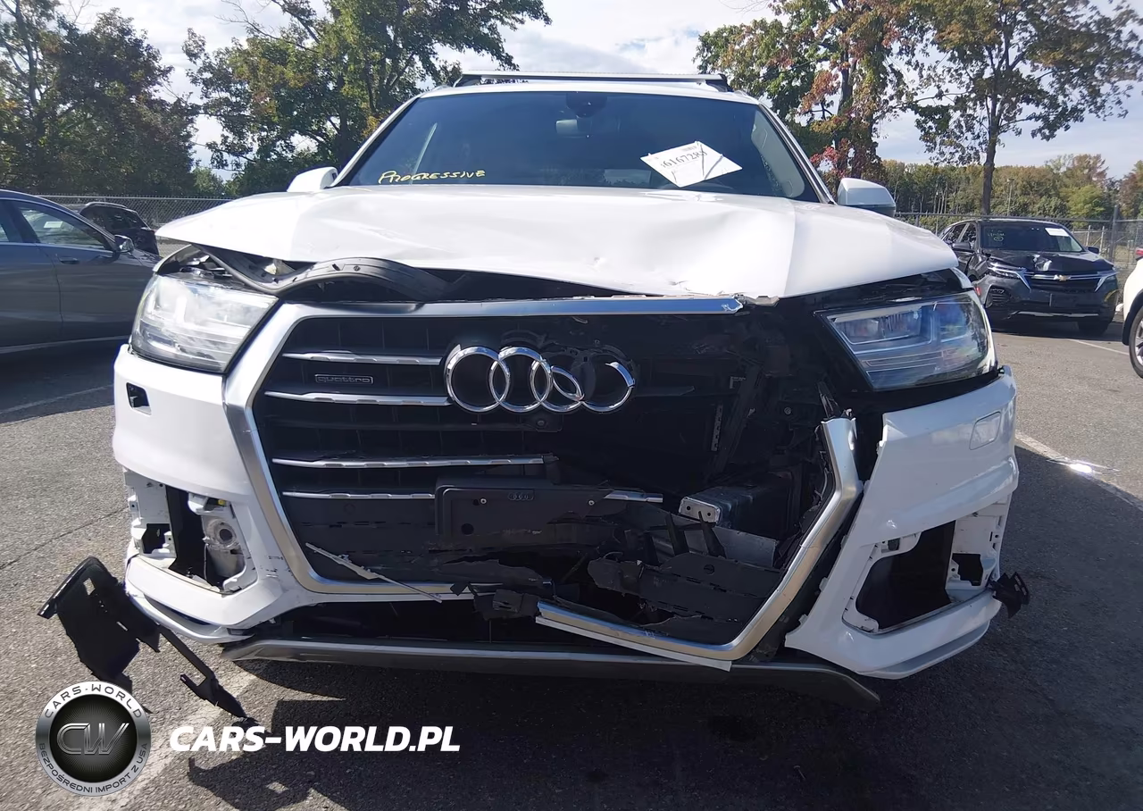 2017 Audi Q7 3.0T Premium VIN:WA1LAAF75HD036544 - 6