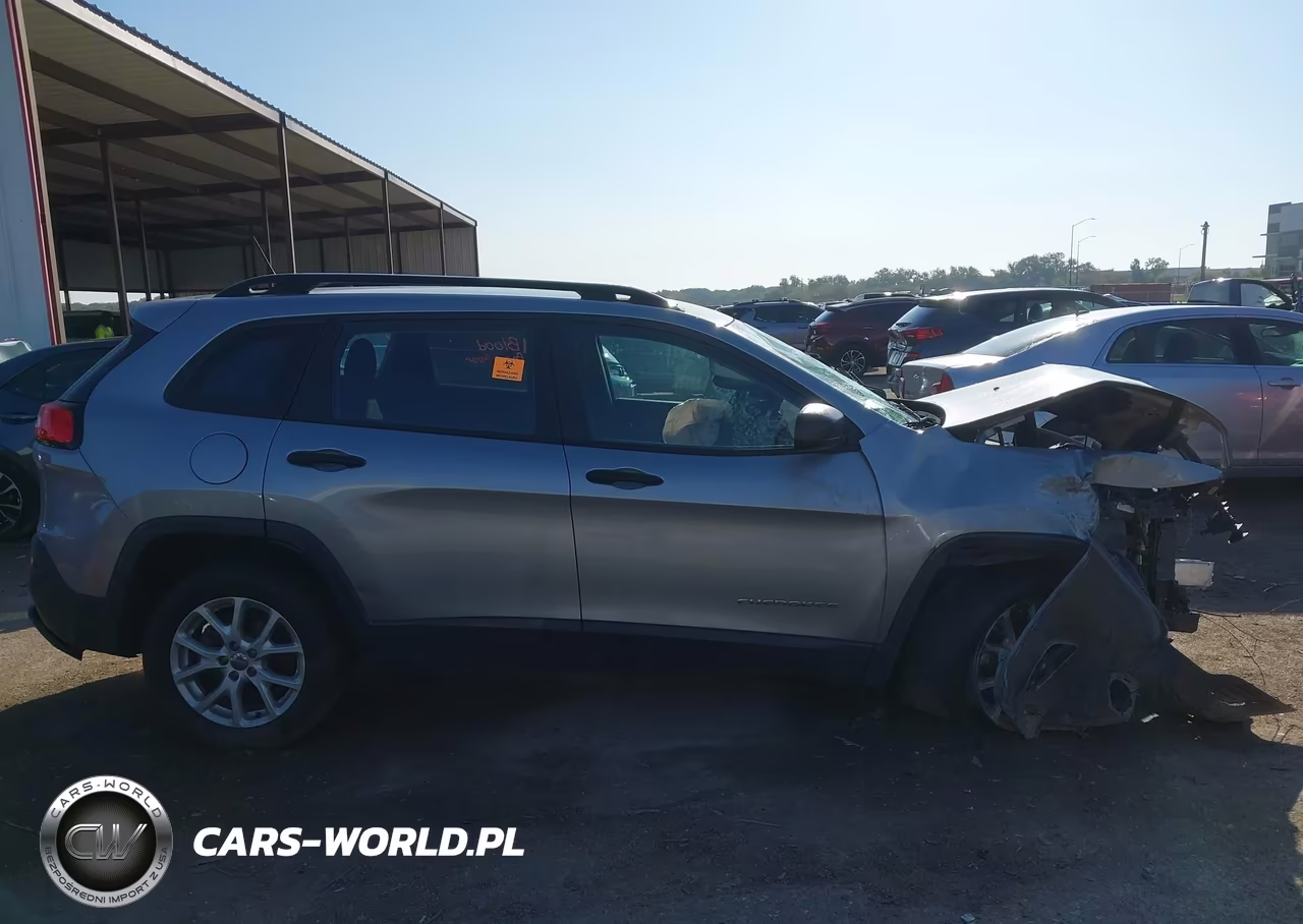 2015 Jeep Cherokee Sport VIN:1C4PJLAB7FW760560 - 13