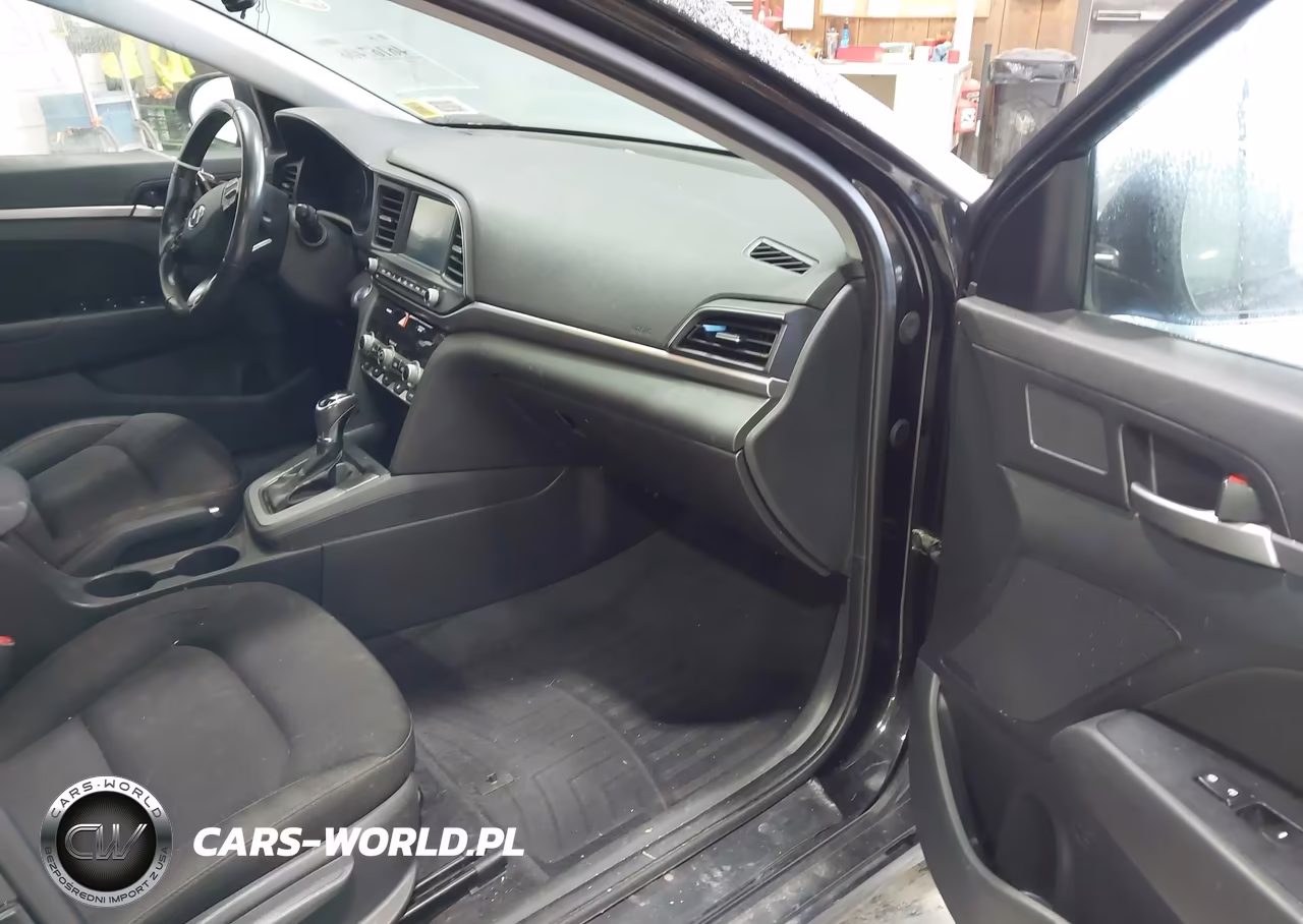 2019 Hyundai Elantra Value Edition VIN:KMHD84LFXKU819932 - 5