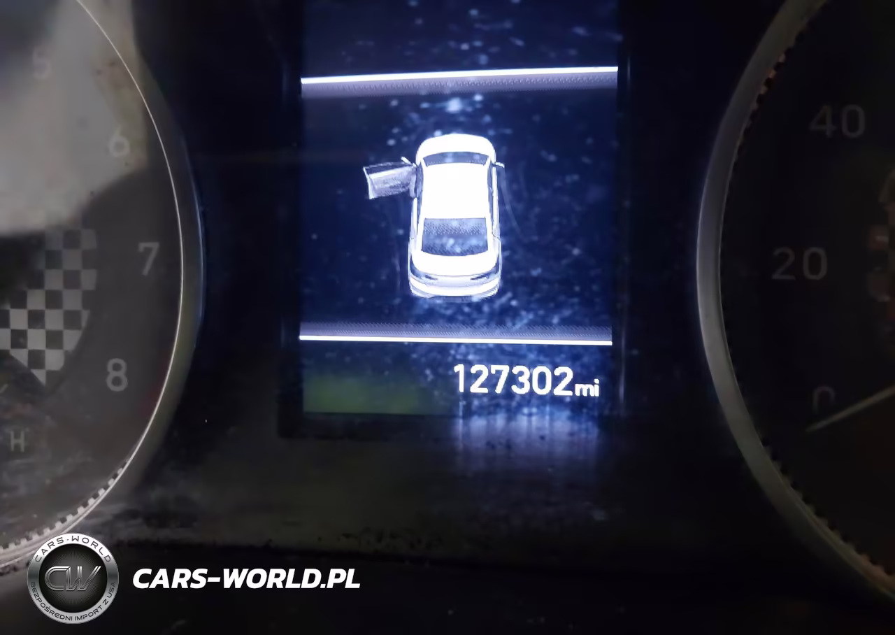 2019 Hyundai Elantra Value Edition VIN:KMHD84LFXKU819932 - 7