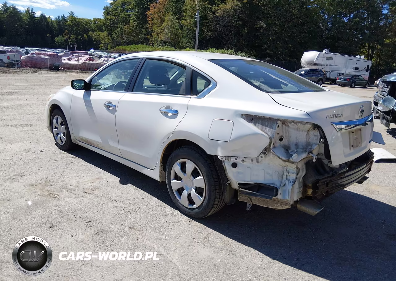 2014 Nissan Altima 2.5 S VIN:1N4AL3AP4EN384681 - 3