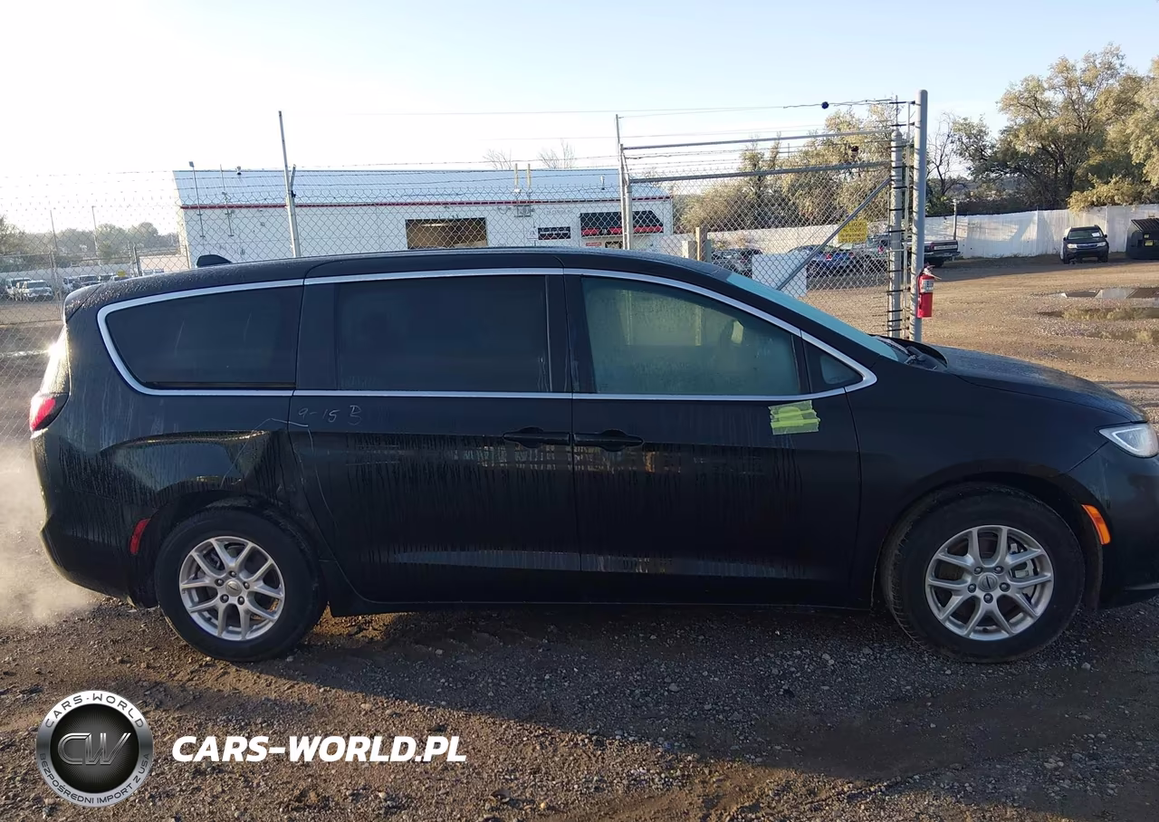 2025 Chrysler Pacifica Select VIN:2C4RC1BG9SR532547 - 14