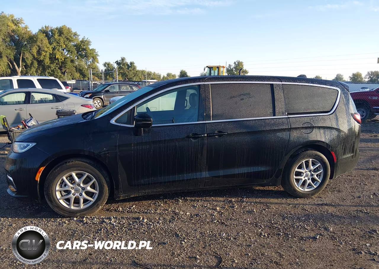 2025 Chrysler Pacifica Select VIN:2C4RC1BG9SR532547 - 15