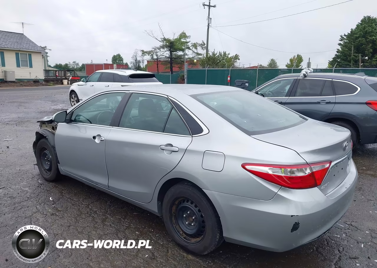 2017 Toyota Camry Le VIN:4T1BF1FK6HU327914 - 3