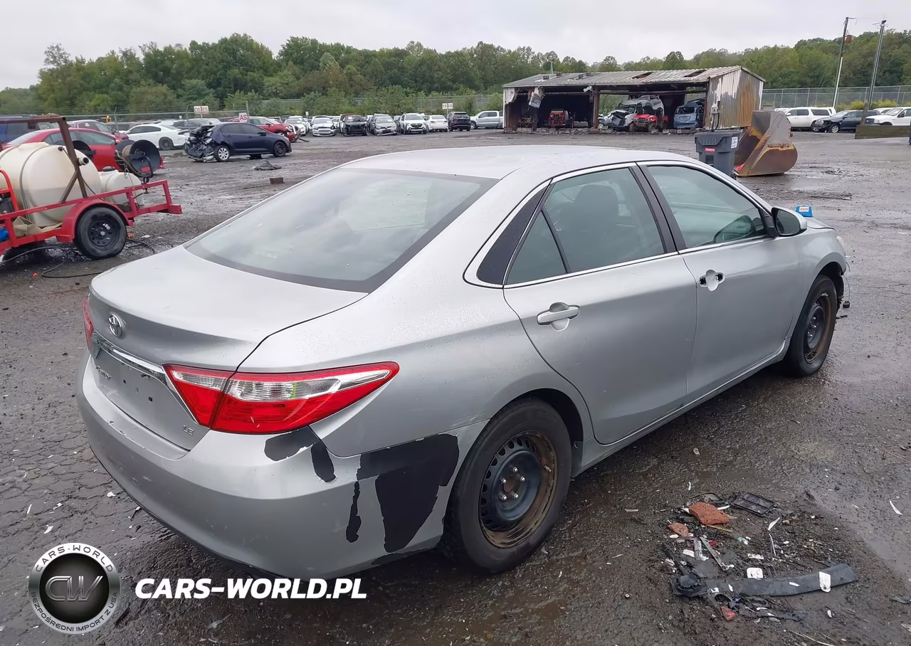 2017 Toyota Camry Le VIN:4T1BF1FK6HU327914 - 4