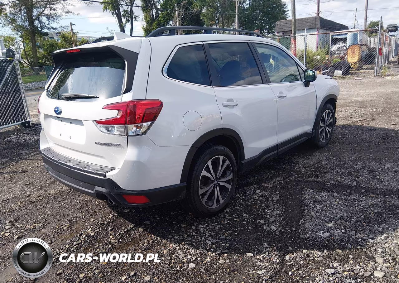 2023 Subaru Forester Limited VIN:JF2SKAPC5PH500046 - 4