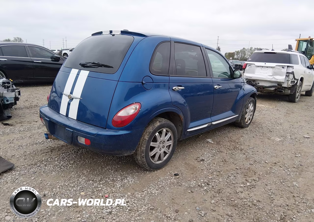 2010 Chrysler Pt Cruiser Classic VIN:3A4GY5F97AT164631 - 4