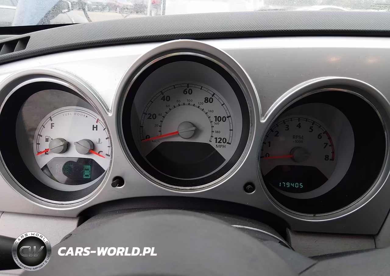 2010 Chrysler Pt Cruiser Classic VIN:3A4GY5F97AT164631 - 7