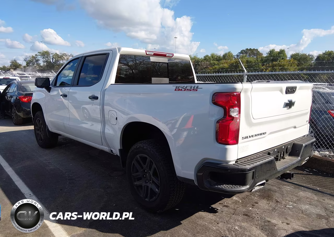 2026 Chevrolet Silverado 1500 4Wd Short Bed Lt Trail Boss VIN:3GCUKFED1TG271658 - 3